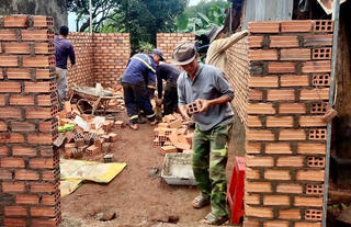 Chung sức vì cuộc sống an cư cho người nghèo