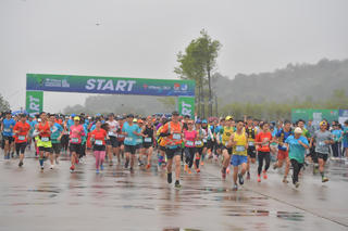 VPBank Bac Giang International Marathon 2023: 2.000 VĐV hoàn thành 'Bước chạy tới đỉnh thiêng'