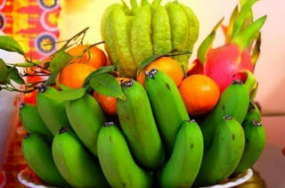 Cách chọn nải chuối xanh bày mâm ngũ quả ngày Tết