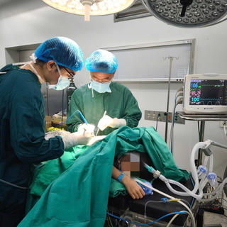 Phát hiện bệnh viêm phổi hiếm gặp sau khi bị ngã