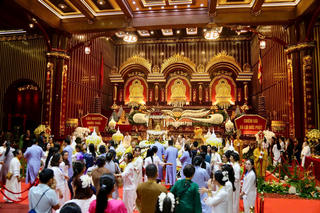 Quảng Ninh: Hơn 800.000 lượt người đến Yên Tử chiêm bái xá lợi Đức Phật