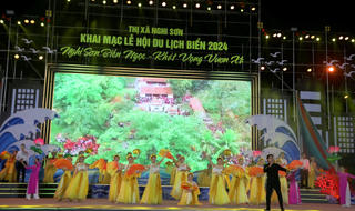 Thanh Hóa: Tưng bừng khai hội “Nghi Sơn biển ngọc - Khát vọng vươn xa”