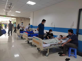 Khánh Hòa: Mời chuyên gia y tế TP HCM ra Nha Trang điều trị học sinh ngộ độc