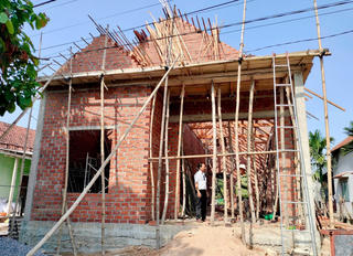 Lan tỏa tinh thần đoàn kết​ trong xóa nhà tạm, nhà dột nát