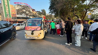 Cấm ôtô trên 16 chỗ ở phố cổ và quanh hồ Hoàn Kiếm vào giờ cao điểm: Liệu có khả thi?