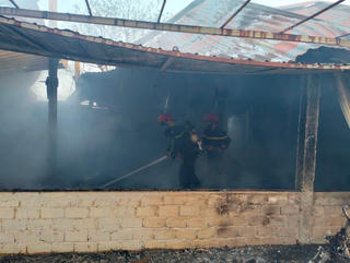 Hà Tĩnh: Một quán ăn cạnh hồ Kẻ Gỗ bị ‘bà hoả’ thiêu rụi