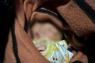 Quảng Ninh: Tìm thân nhân bé gái sơ sinh bị bỏ rơi giữa đêm mưa rét