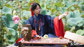 Trang phục cổ Việt qua ‘lăng kính’ giới trẻ