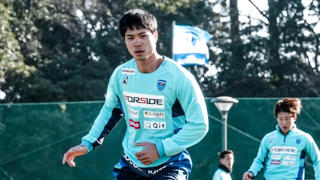 Công Phượng ‘ghi điểm’ trước HLV Yokohama FC