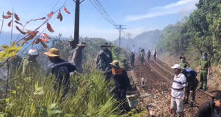 Đà Nẵng: Khoảng 150 người dồn sức chữa cháy rừng Hải Vân