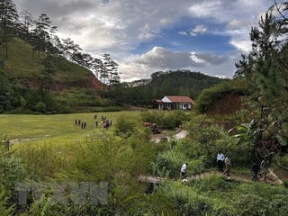 Thủ tướng yêu cầu khắc phục sự cố lật xe do lũ tại Khu Du lịch Cù Lần