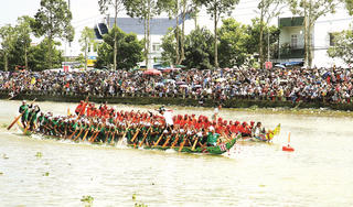 Hào hứng giải đua ghe Ngo Sóc Trăng