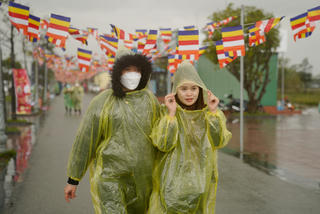 Hàng nghìn du khách đội mưa gió vãn cảnh chùa Hương Tích ngày đầu xuân