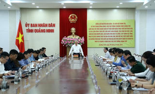 Phó Thủ tướng Thường trực Nguyễn Hòa Bình biểu dương điểm sáng du lịch tại Quảng Ninh