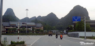 Quảng Ninh: Xác minh đoàn xe tải chở đất đổ xuống xà lan đi tiêu thụ