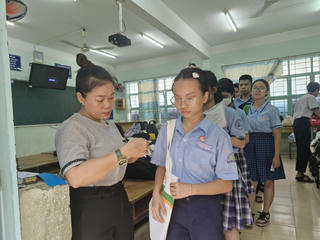 TP Hồ Chí Minh: Học sinh tự tin làm thủ tục dự thi lớp 10