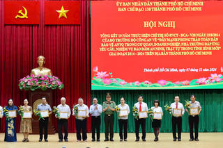 TP HCM khen thưởng nhiều 'điểm sáng' phong trào toàn dân bảo vệ an ninh Tổ quốc