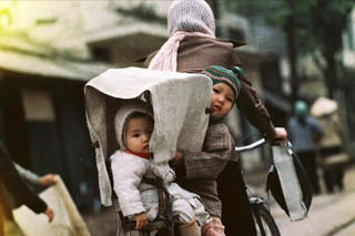 Chiếc xe đạp màu xanh