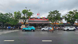 Chợ vẫn thưa thớt người mua