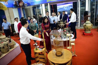 Khai mạc hội chợ quốc tế Quà tặng hàng Thủ công mỹ nghệ Hà Nội 2024