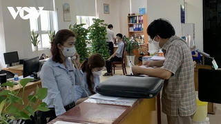 Bộ Nội vụ: Công chức tự ý bỏ việc sẽ phải bồi thường chi phí đào tạo