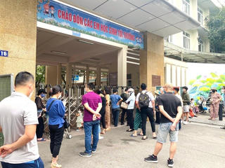 Người lớn nêu gương