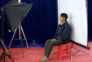 Lào Cai: Làm căn cước cho người đàn ông thường xuyên đi lang thang