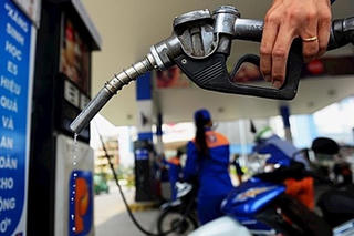 Giá xăng giảm hơn 1.000 đồng/lít