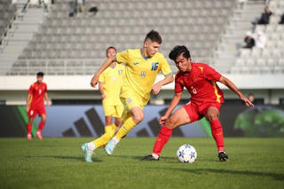 Đội U18 Việt Nam thua đáng tiếc trước U18 Ukraine