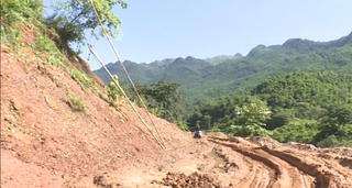 Sống bất an bên vùng sạt lở
