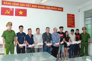 Công an TP Hồ Chí Minh bắt 9 đối tượng trong vụ 'khiêng quan tài diễu phố'