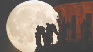 Sắp xuất hiện ‘siêu trăng’