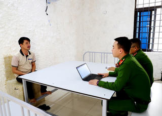 Khởi tố 3 đối tượng cho vay nặng lãi, thu lợi bất chính hàng trăm triệu đồng