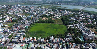 Phê bình Giám đốc BQL dự án ĐTXD và phát triển quỹ đất TP Quảng Ngãi