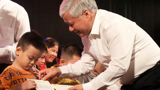 Thắp lên niềm tin và nghị lực cho trẻ em khuyết tật