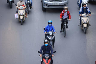 Hà Nội ngày nắng nóng, chiều tối có mưa dông