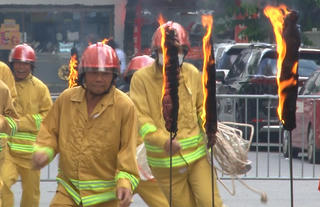 Người dân Hà Nội trải nghiệm làm chiến sĩ PCCC