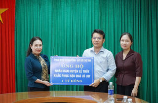 Mặt trận Quảng Bình trao 1,5 tỷ đồng giúp người dân khắc phục hậu quả lũ lụt