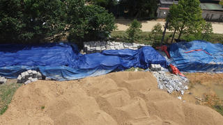 Hà Tĩnh: Chủ tịch xã bị bắt vì để lãng phí 210 tấn xi măng