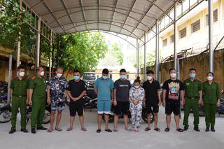 Hòa Bình: Tổ chức 'tiệc' ma túy, 19 đối tượng bị bắt