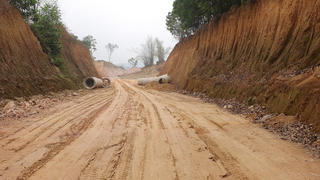 Hòa Bình: Thi công 2,7km đường, chậm tiến độ kéo dài
