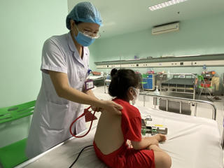 Giao mùa, cẩn trọng viêm đường hô hấp ở trẻ nhỏ