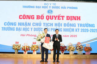 Công bố Chủ tịch Hội đồng trường Đại học Y dược Hải Phòng