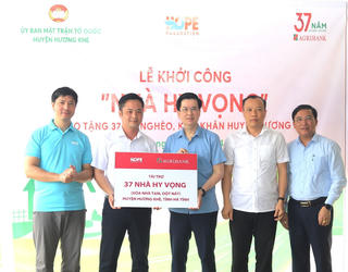 Agribank trao tặng 37 căn “Nhà hy vọng” tại Hà Tĩnh