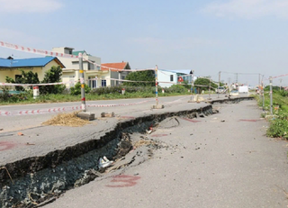 Hà Nội công bố tình huống khẩn cấp do sạt lở mái đê hữu Đáy ở Quốc Oai