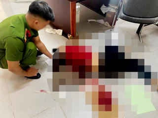 Chồng đâm vợ trọng thương khi ra toà làm thủ tục ly hôn