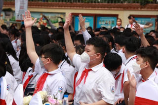 Tuýt còi tiền 'cọc'