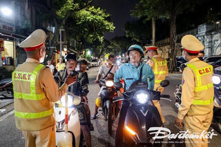 CSGT Hà Nội đón lõng xử phạt nhiều trường hợp 'ma men'