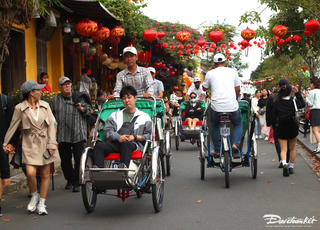 Quảng Nam: Sau Tết du khách tiếp tục đến với phố cổ Hội An