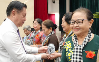 Gặp mặt nữ cựu tù cách mạng tiêu biểu